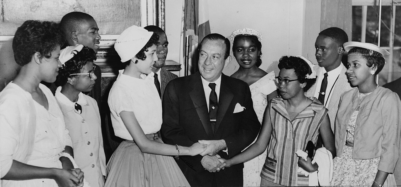 Robert F. Wagner with Little Rock students NYWTS
