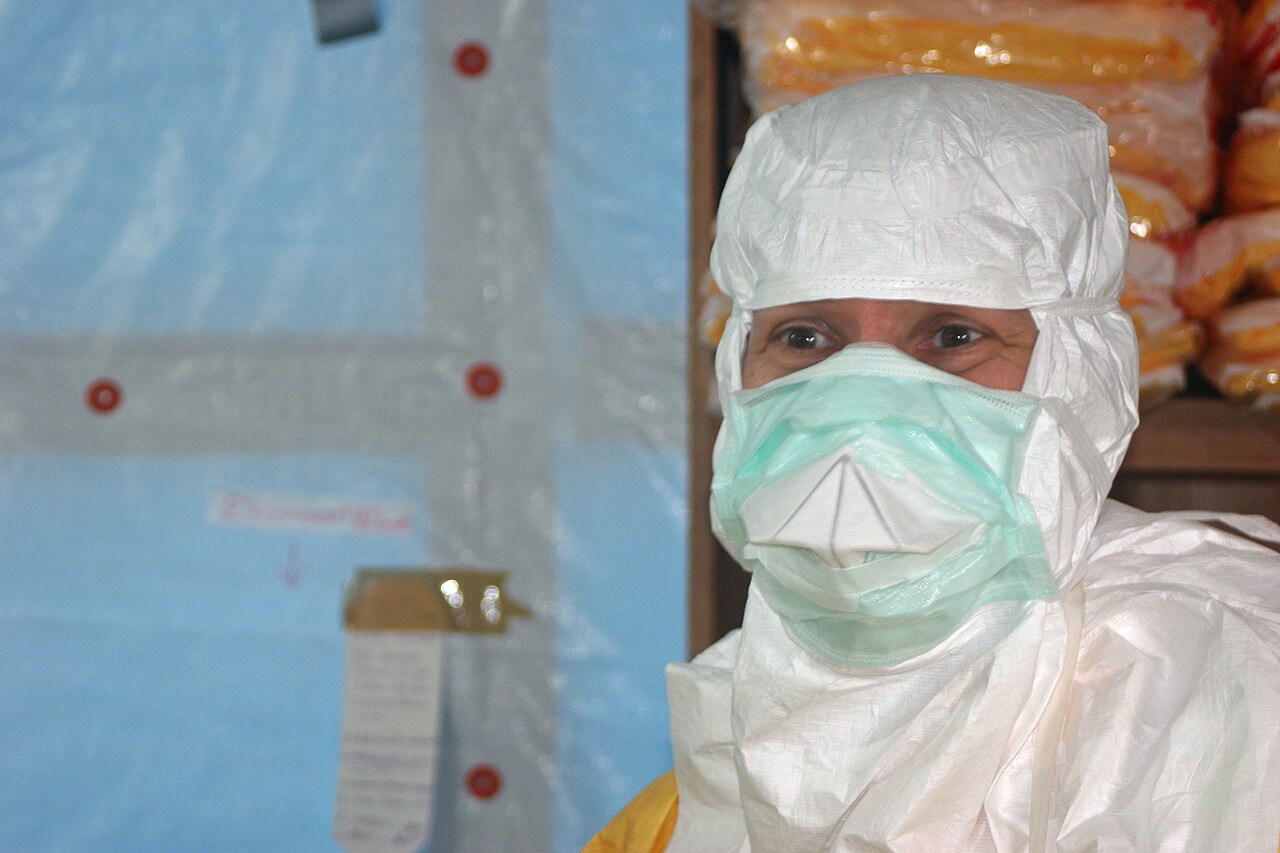 CDC Director enters Ebola treatment unit — archival photograph