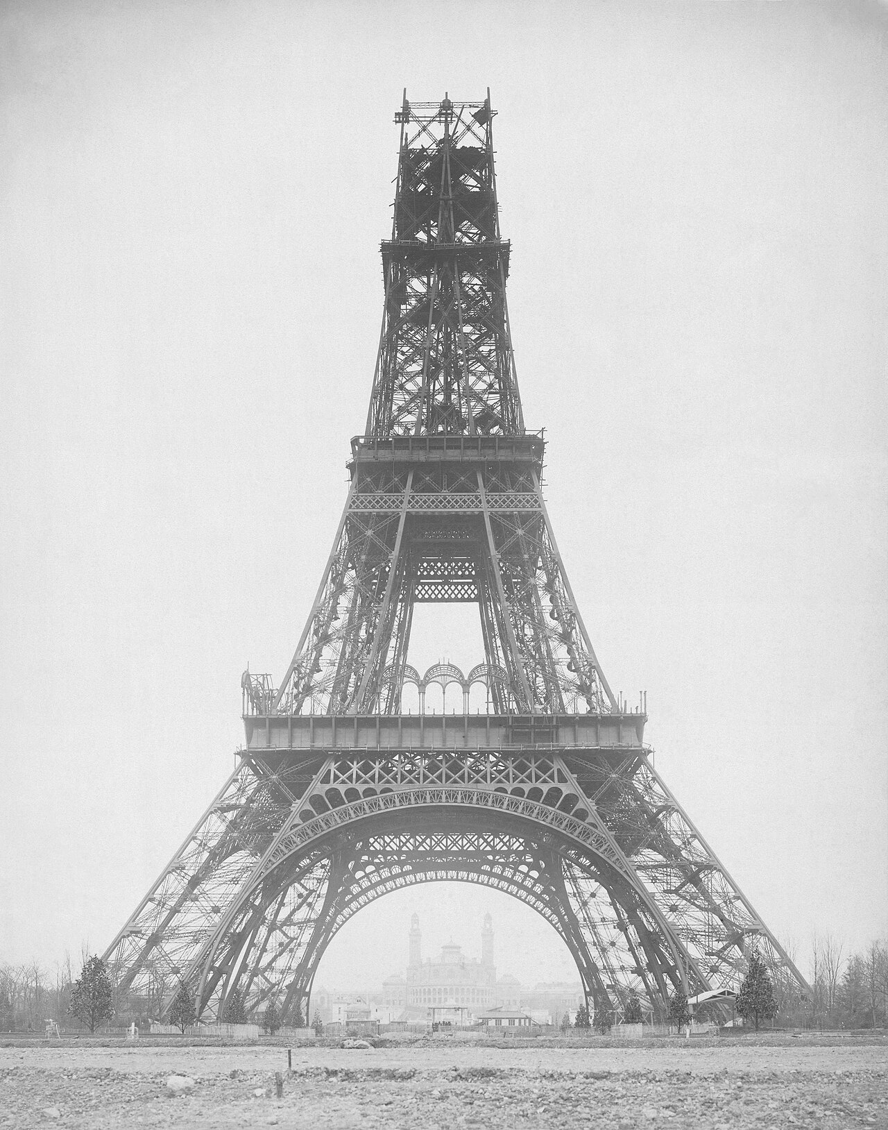 Louis-Emile Durandelle, The Eiffel Tower - State of the Construction, 1888-B&W5ctr