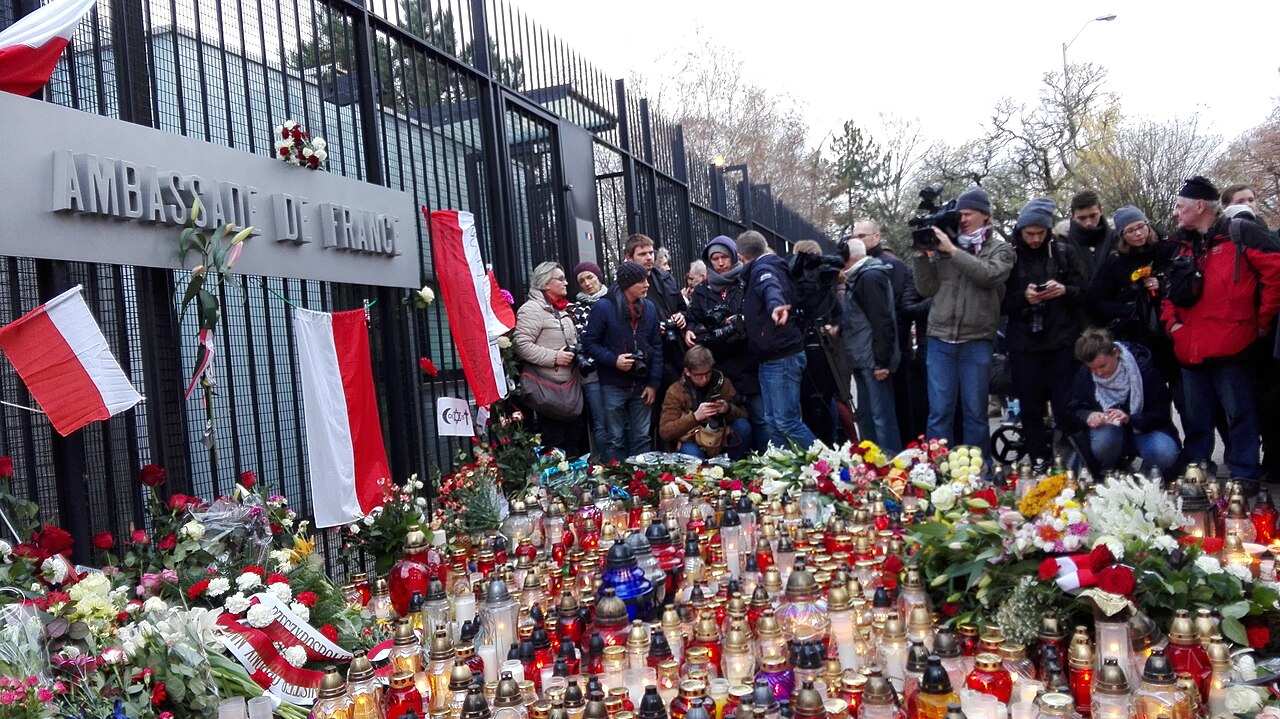 November 2015 Paris attacks - French Embassy in Warsaw - 2015-11-14 - 2