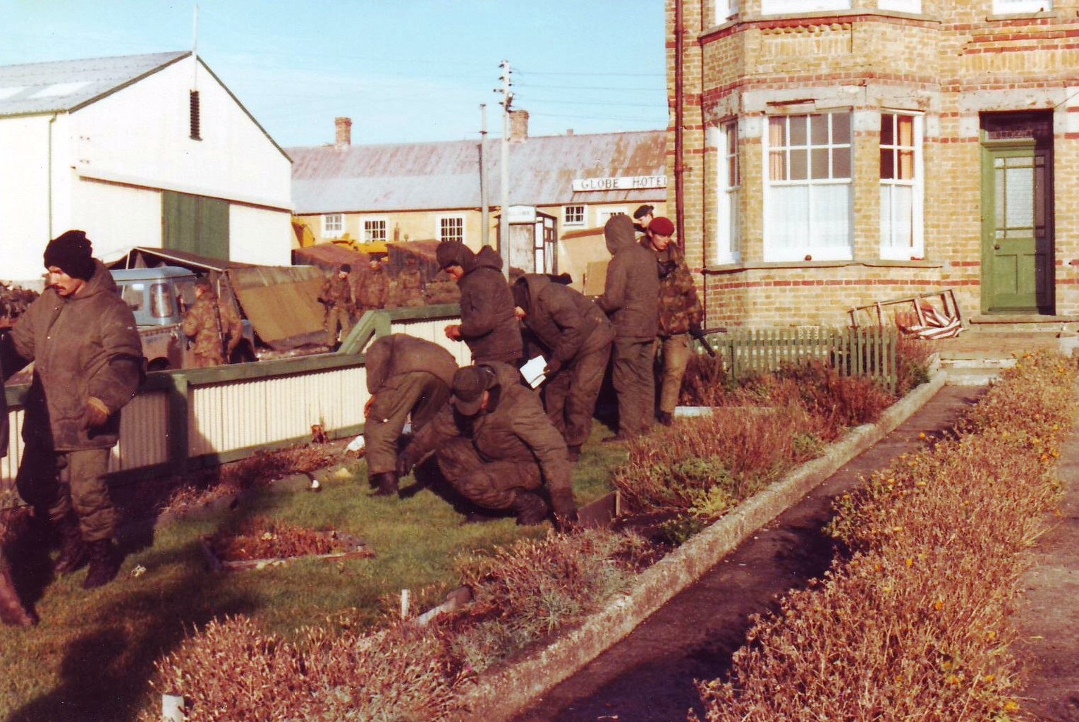 Argentine POW cleaning party 1982