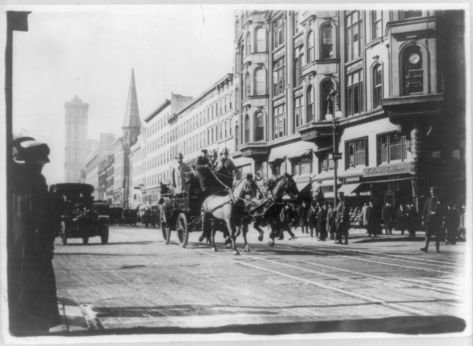 Horse-drawn fire engines in street, on their way to the Triangle Shirtwaist Company fire, New York City LCCN2002709198