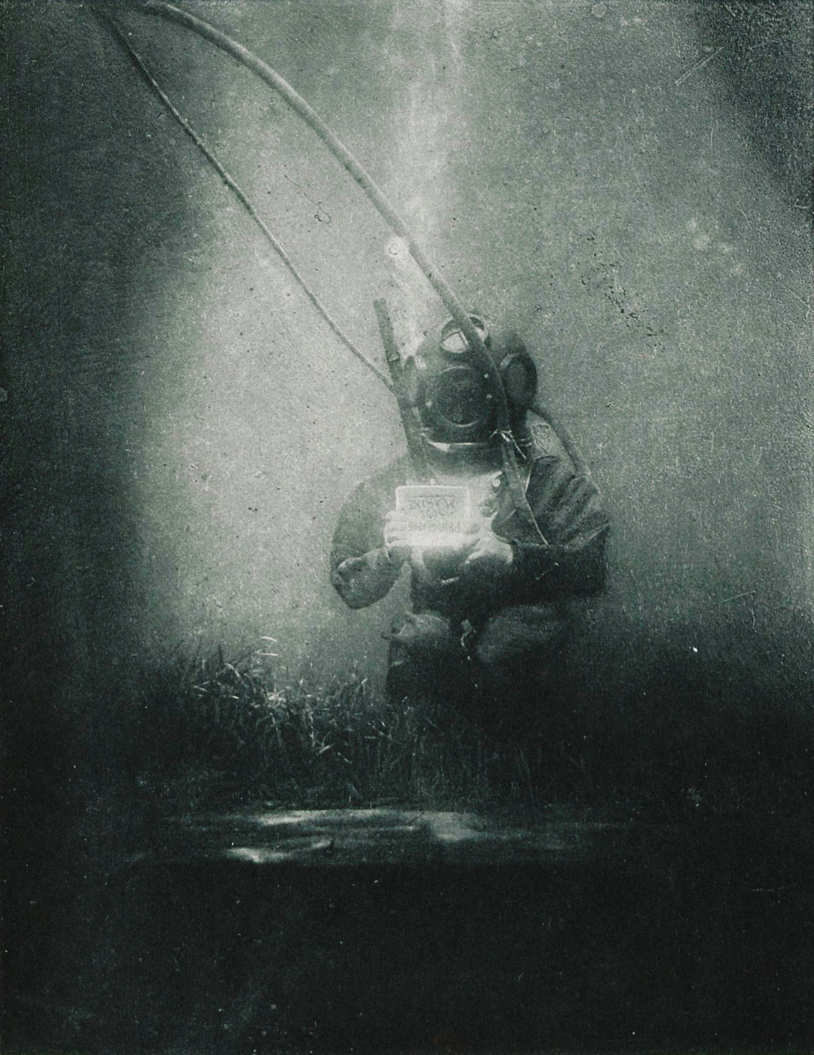 Underwater diver. Boutan. 1898